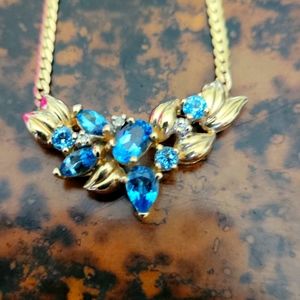 Vintage Ladies 14k yellow gold Swiss blue topaz fashion necklace.
